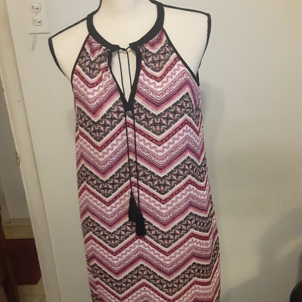 "C" (M) Brown, Orange & White Paisley Dress w/Round Neck w/Tie Closure/Peakhole